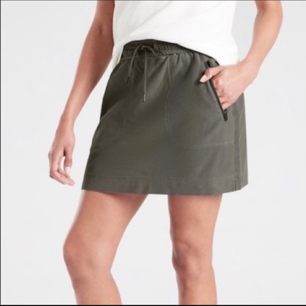 Athleta Farallon Cypress Green Drawstring Mini Skirt Zip Pockets Athletic